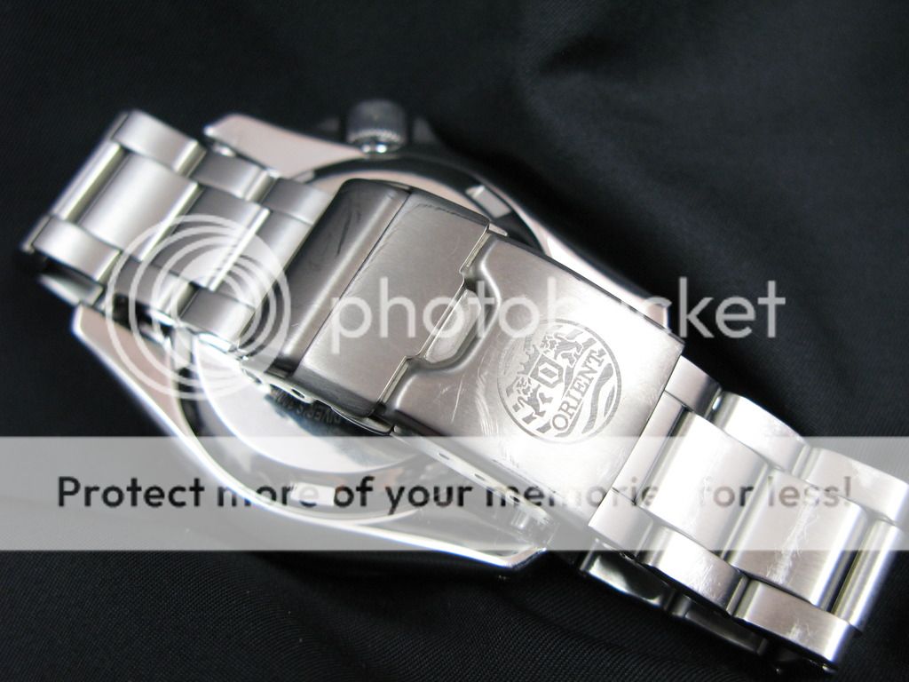 orient diver white dial